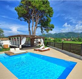 3 bedroom seaside villa with pool, Acharavi, sleeps 5